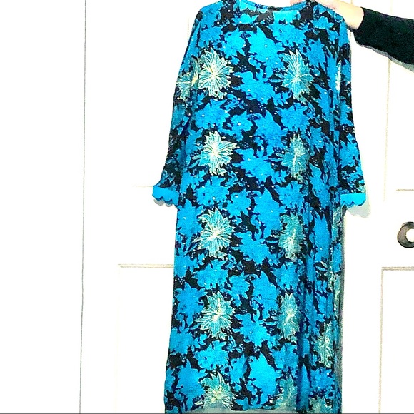 2 Piece Pakistani Shalwar Kameez Self Print Kurta with Sequins Embroidery - Picture 3 of 5